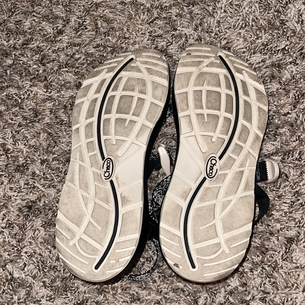 Chacos. - Picture 3 of 4